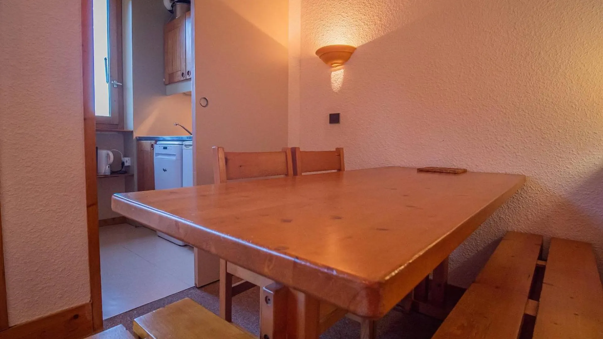 Valmorel : Appart 2 Pieces Au Pied Des Pistes, Animaux Admis - Fr-1-356-285 0*,